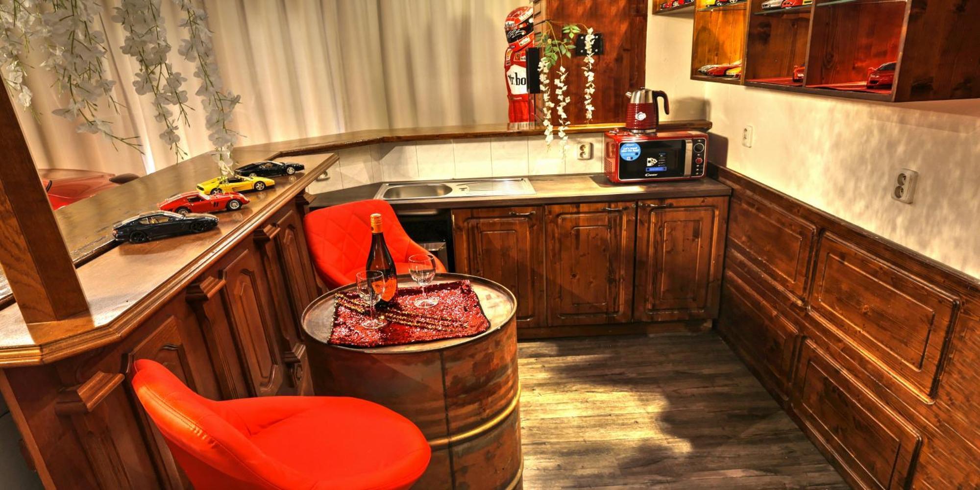 Ferrari Wellness Apartman ปาร์ดูบิตเซ ภายนอก รูปภาพ